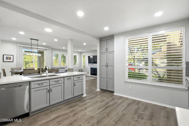 280 Ridgeton Lane A, Simi Valley, CA 93065