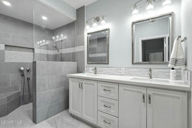 280 Ridgeton Lane A, Simi Valley, CA 93065