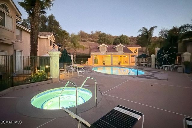 280 Ridgeton Lane A, Simi Valley, CA 93065