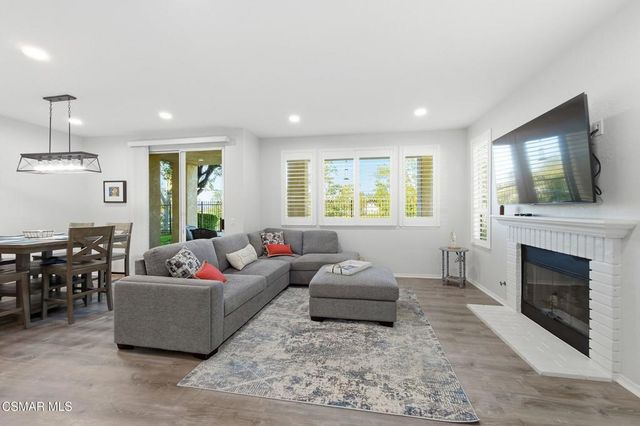 280 Ridgeton Lane A, Simi Valley, CA 93065