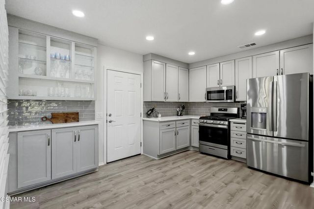 280 Ridgeton Lane A, Simi Valley, CA 93065