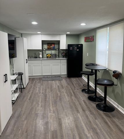 1322 Oak Park Avenue, Des Moines, IA 50313
