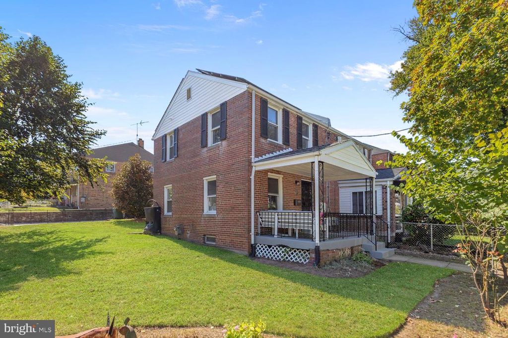 735 EMERSON ST NE, Washington, DC 20017