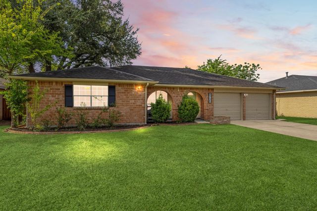 9735 Kemp Forest Drive, Houston, TX 77080