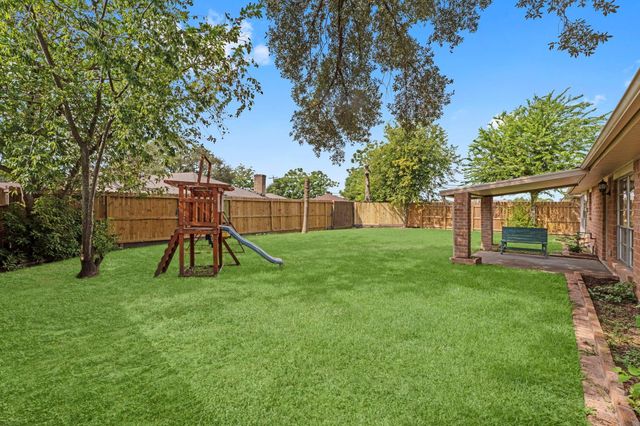 9735 Kemp Forest Drive, Houston, TX 77080