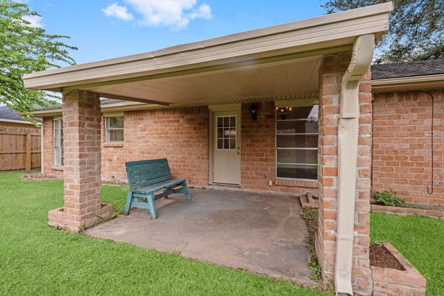 9735 Kemp Forest Drive, Houston, TX 77080