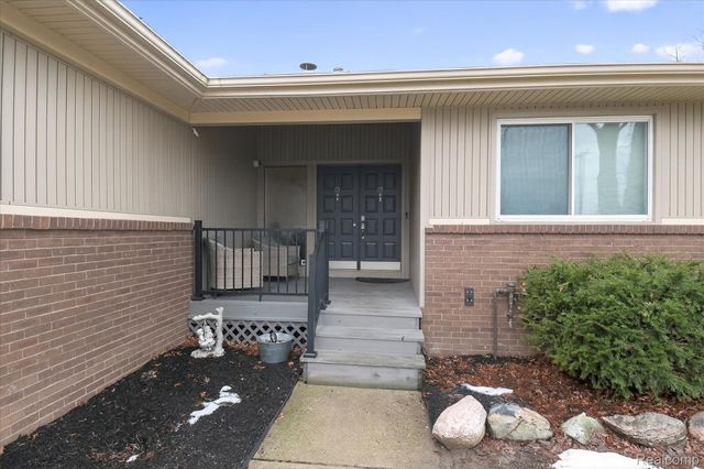 9474 Steephollow Drive, White Lake Charter Township, MI 48386