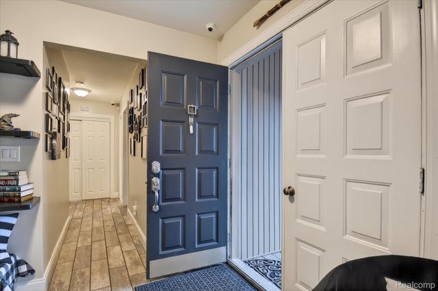 9474 Steephollow Drive, White Lake Charter Township, MI 48386