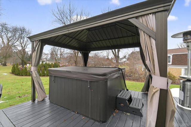 9474 Steephollow Drive, White Lake Charter Township, MI 48386