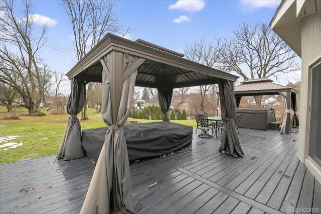 9474 Steephollow Drive, White Lake Charter Township, MI 48386