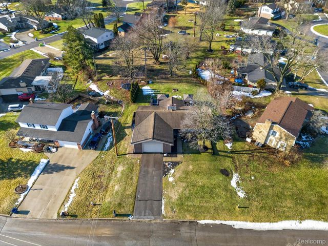 9474 Steephollow Drive, White Lake Charter Township, MI 48386