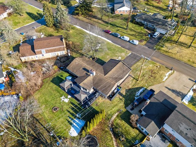 9474 Steephollow Drive, White Lake Charter Township, MI 48386