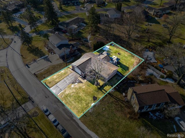 9474 Steephollow Drive, White Lake Charter Township, MI 48386