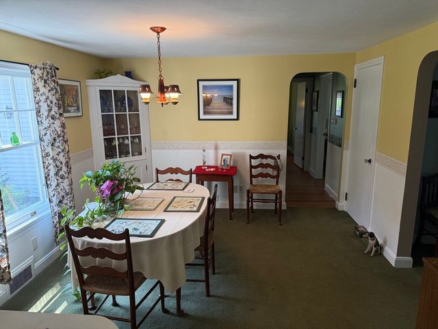 1030 South East Street, Amherst, MA 01002