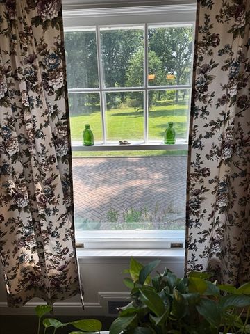 1030 South East Street, Amherst, MA 01002