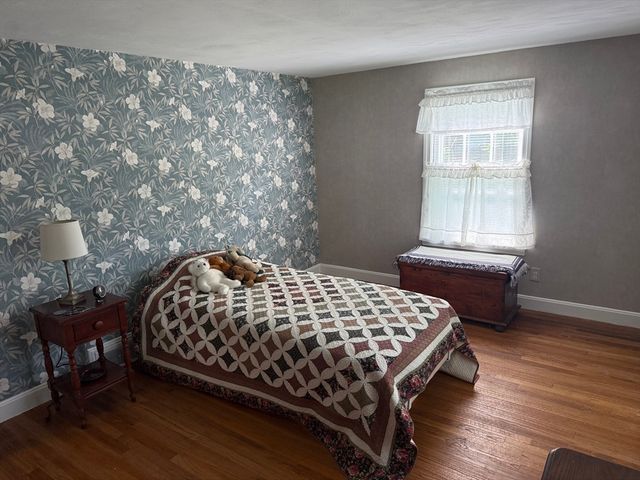 1030 South East Street, Amherst, MA 01002