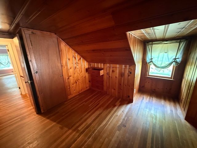 1030 South East Street, Amherst, MA 01002