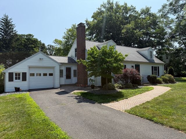 1030 South East Street, Amherst, MA 01002