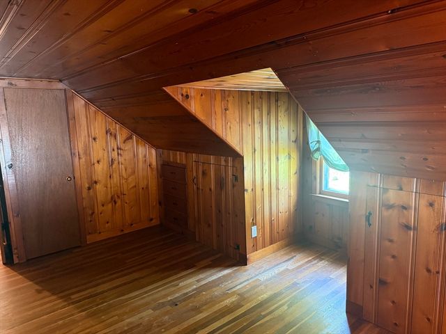 1030 South East Street, Amherst, MA 01002