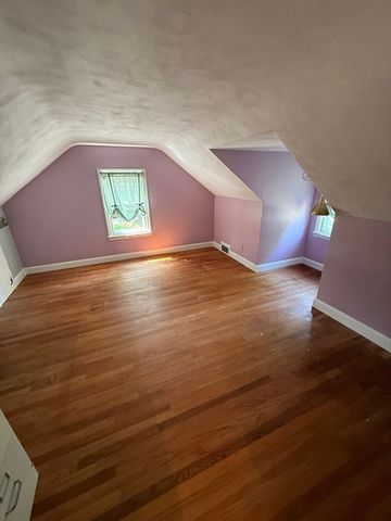 1030 South East Street, Amherst, MA 01002