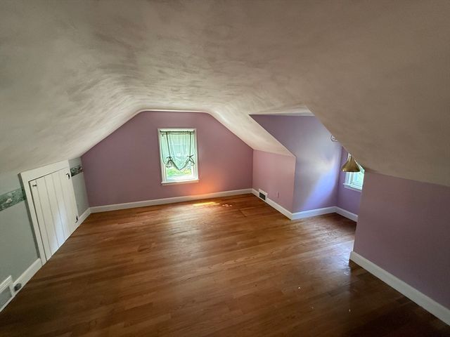 1030 South East Street, Amherst, MA 01002