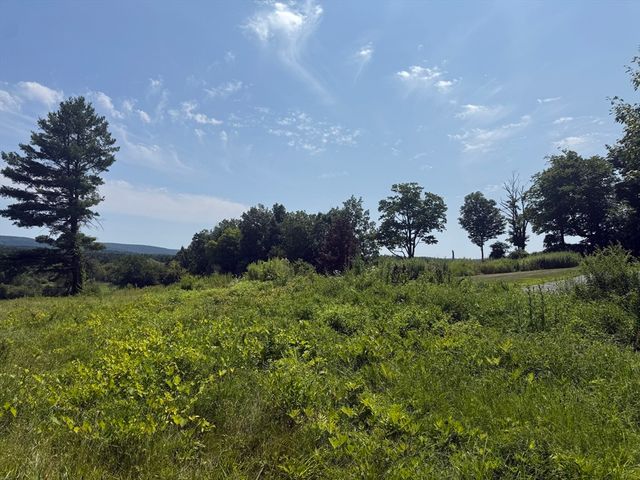 1030 South East Street, Amherst, MA 01002