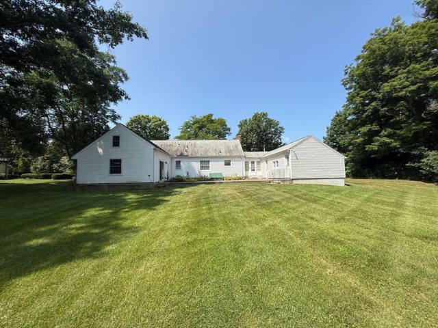 1030 South East Street, Amherst, MA 01002