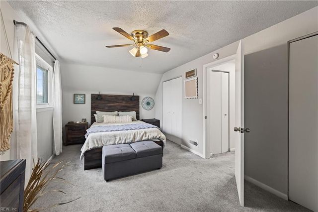 408 Coconut LN, Virginia Beach, VA 23452