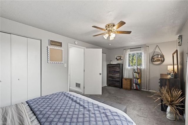 408 Coconut LN, Virginia Beach, VA 23452