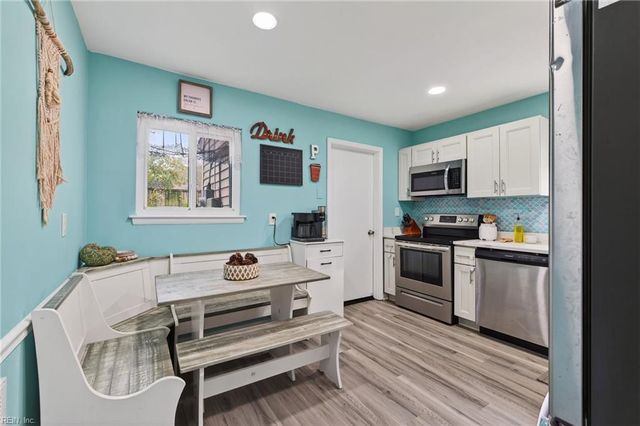 408 Coconut LN, Virginia Beach, VA 23452