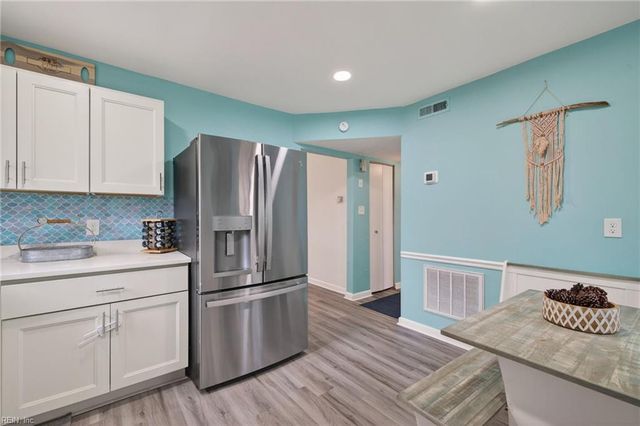 408 Coconut LN, Virginia Beach, VA 23452