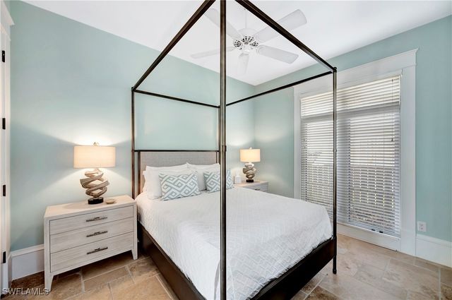 1375 Gordon DR, Naples, FL 34102