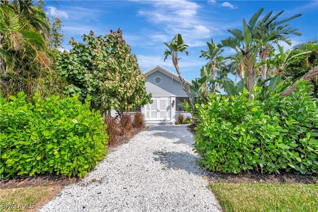 1375 Gordon DR, Naples, FL 34102