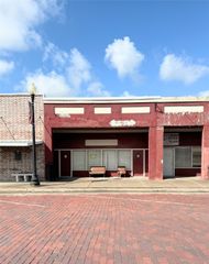 312 W Navasota, Groesbeck, TX 76642