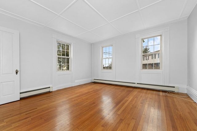 48 Franklin St, Peabody, MA 01960