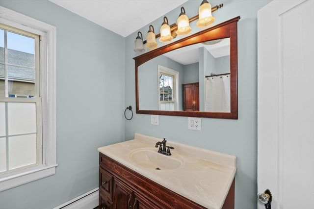 48 Franklin St, Peabody, MA 01960