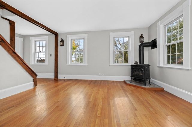 48 Franklin St, Peabody, MA 01960