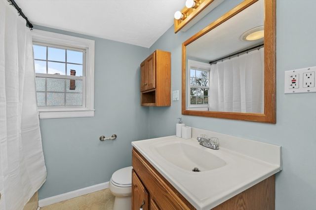 48 Franklin St, Peabody, MA 01960