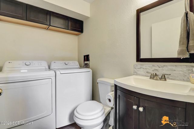 2940 Sun Spot Circle, Anchorage, AK 99507