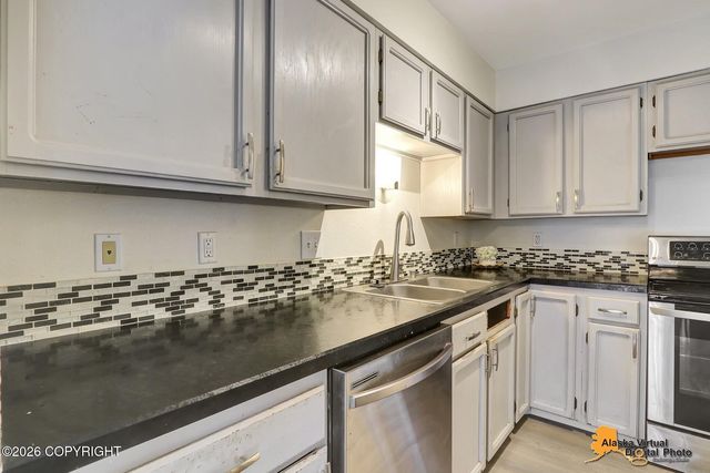 2940 Sun Spot Circle, Anchorage, AK 99507