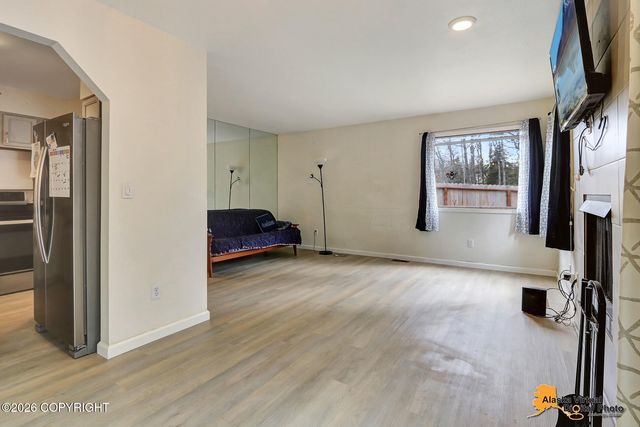 2940 Sun Spot Circle, Anchorage, AK 99507