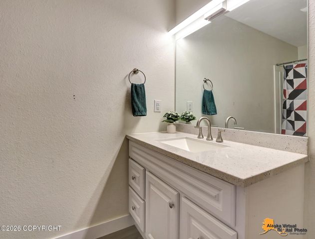 2940 Sun Spot Circle, Anchorage, AK 99507
