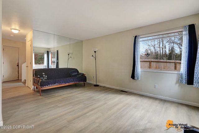 2940 Sun Spot Circle, Anchorage, AK 99507