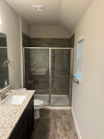 305 W Houston Street, Leonard, TX 75452