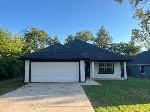 305 W Houston Street, Leonard, TX 75452