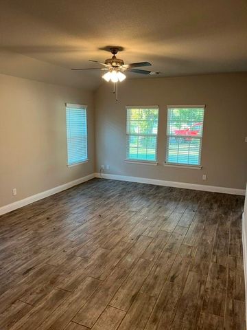 305 W Houston Street, Leonard, TX 75452