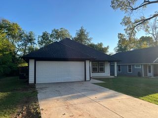 305 W Houston Street, Leonard, TX 75452