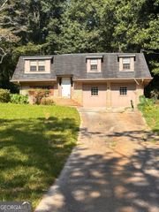 1414 Honeysuckle Drive NW, Conyers, GA 30012