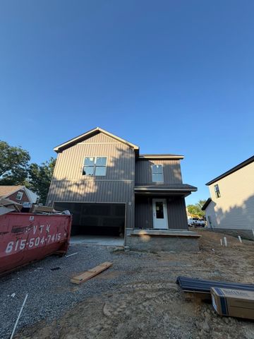2611 Old Greenbrier Pike, Greenbrier, TN 37073