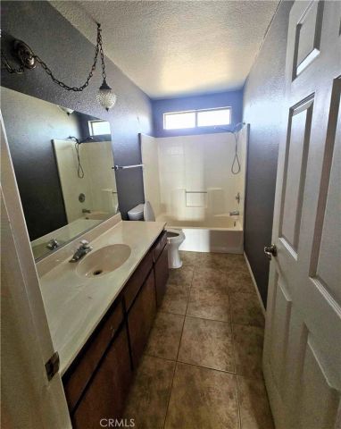 22684 Powhatan, Apple Valley, CA 92308